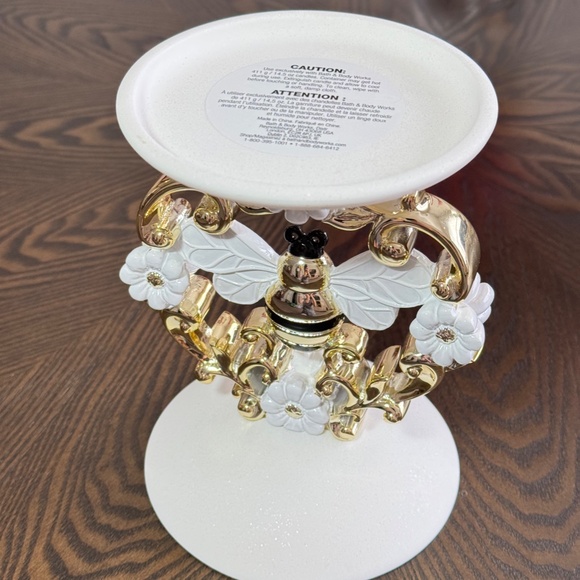 Elegant BEE Stand 3-Wick Candle Holder - Picture 3 of 5